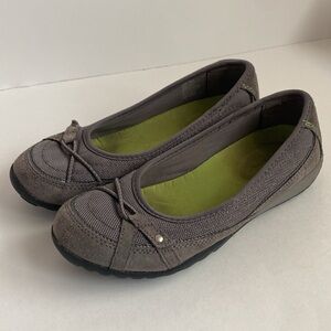 Croft and Barrow size 7 walking hiking shoe grey slip on